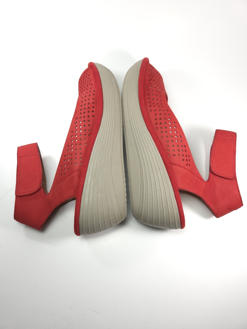 Clarks Reedly Salene Red Perforated Leather Peep‑Toe Wedge Sandals W 8.5 - Picture 11 of 16